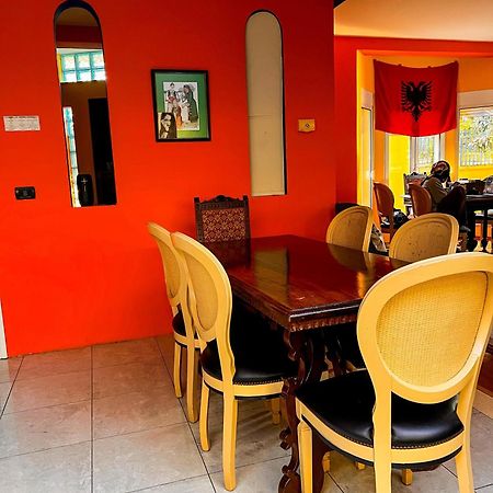 Blue Door Hostel Тирана Экстерьер фото