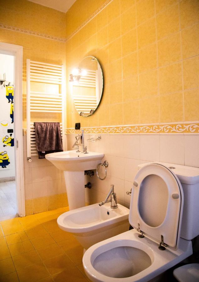 Blue Door Hostel Тирана Экстерьер фото