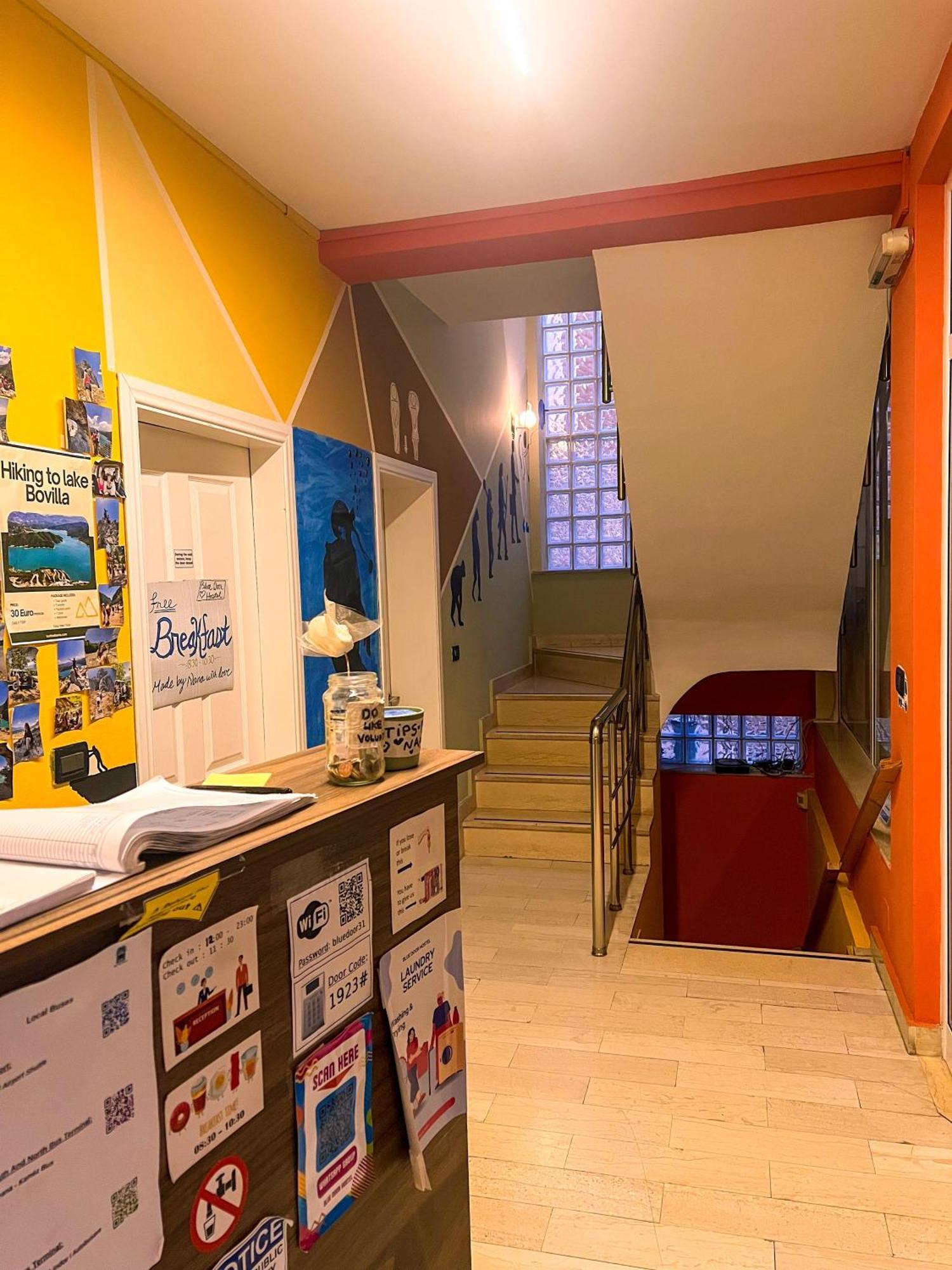 Blue Door Hostel Тирана Экстерьер фото